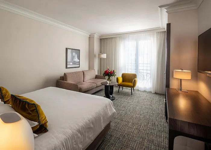 Hotel Le Canberra 4*