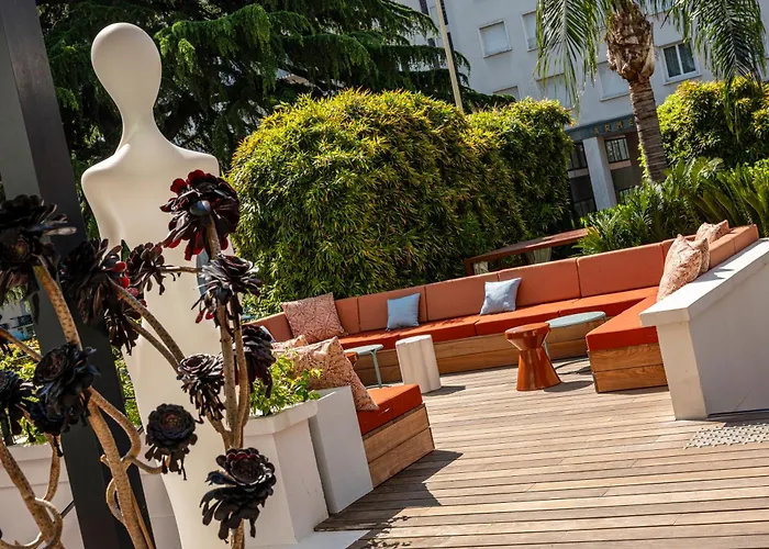 Hotel Le Canberra 4*