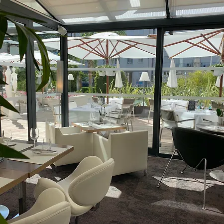 Hotel Le Canberra 4*