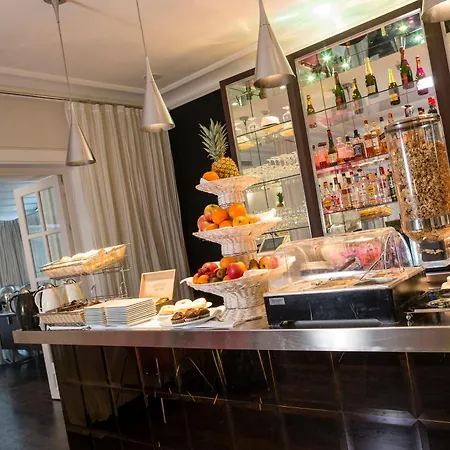 Hotel Le Canberra 4*