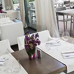 Hotel Le Canberra 4*