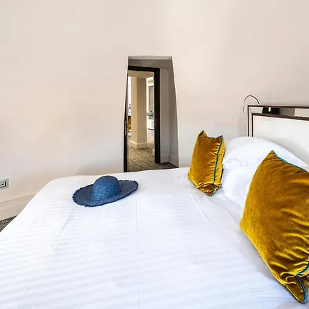 Otel Le Canberra Cannes