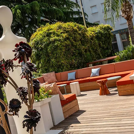 Hotel Le Canberra 4*