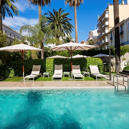 Hotel Le Canberra 4*