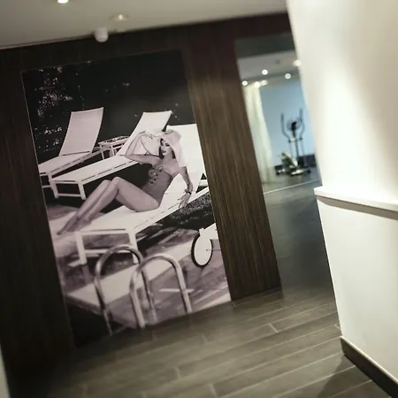 Le Canberra 4* Cannes