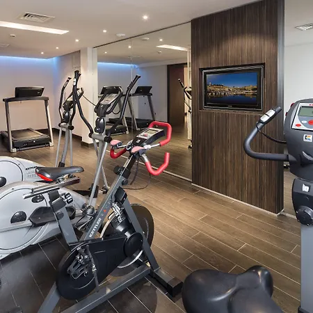 Hotel Le Canberra 4*