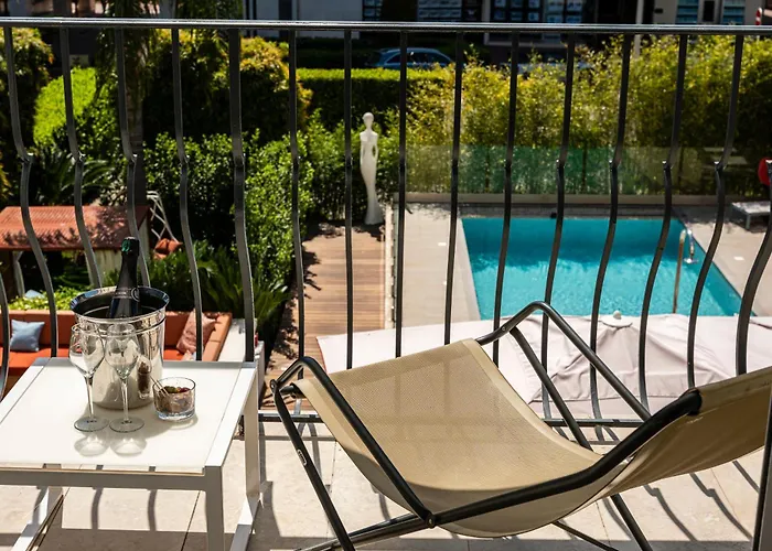 Le Canberra Szálloda Cannes