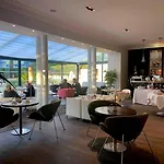 Le Canberra Hotell