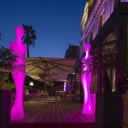Le Canberra Hotel 4*