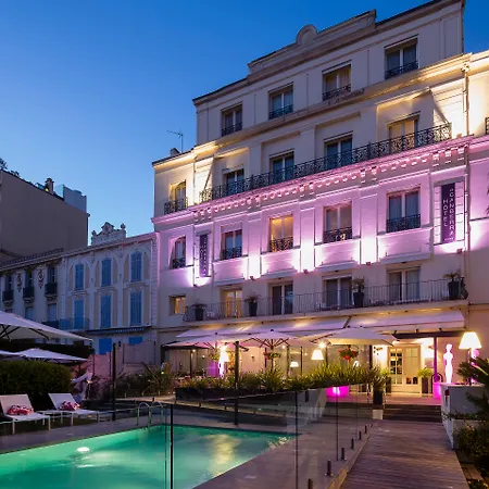 Le Canberra Hotell