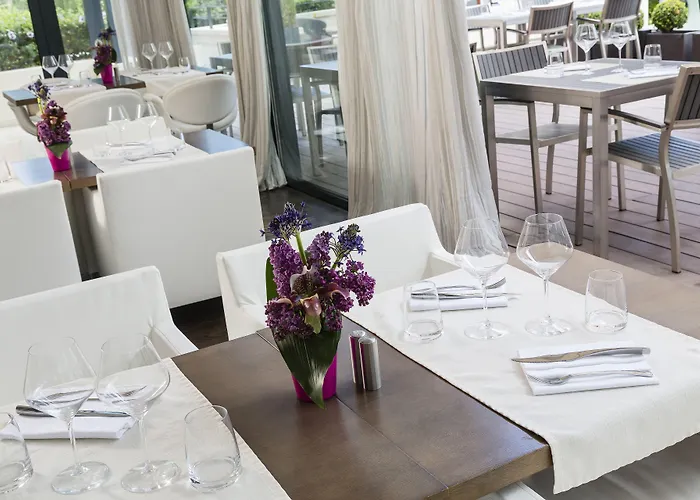 Hotel Le Canberra 4*