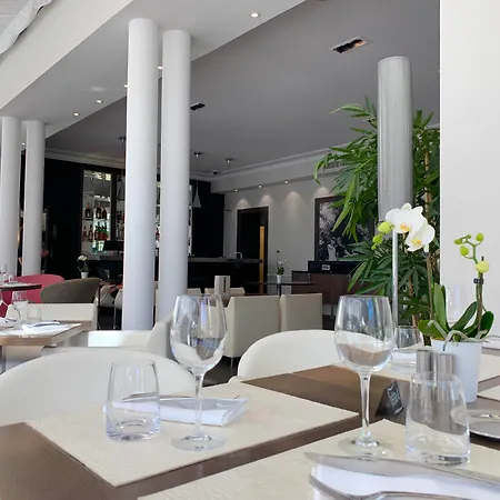 Hotel Le Canberra 4*