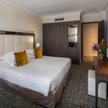 Le Canberra Cannes