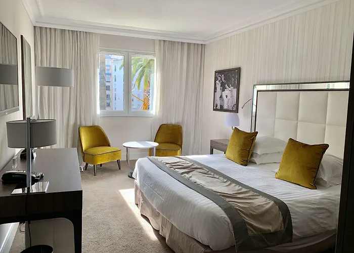 坎贝拉酒店 4* 戛纳